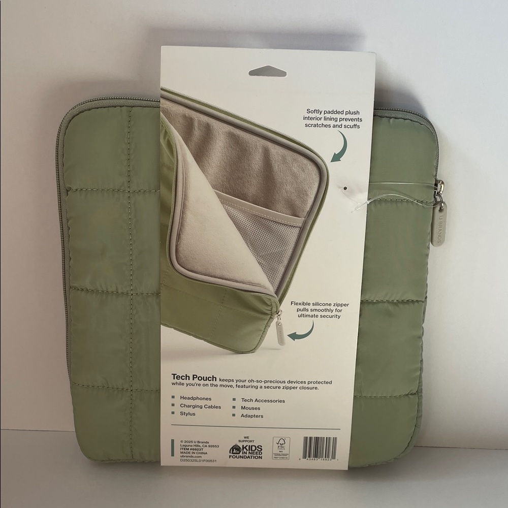 NWT Tech Pouch for Tablets & Accessories. Sage Green. - Picture 2 of 7